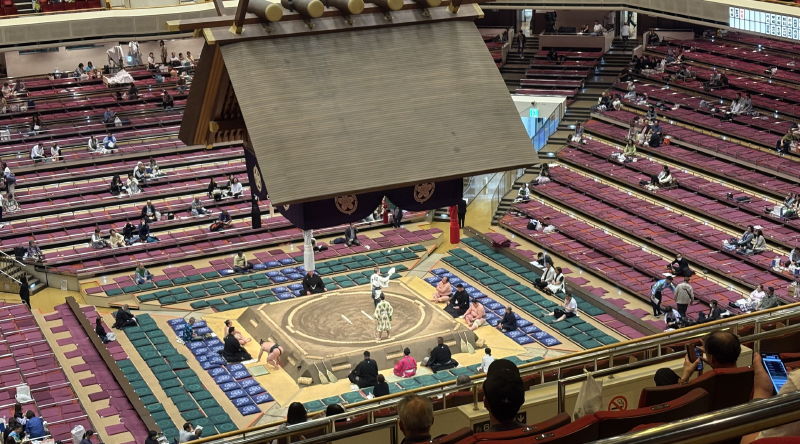 The morning matches were barely attended